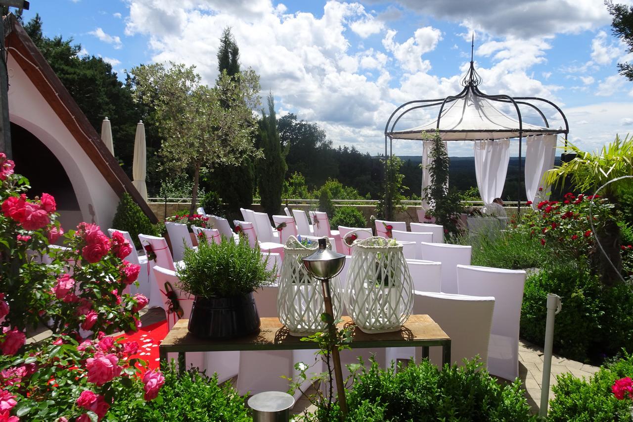Hotel-Restaurant Distlerhof Leinburg エクステリア 写真